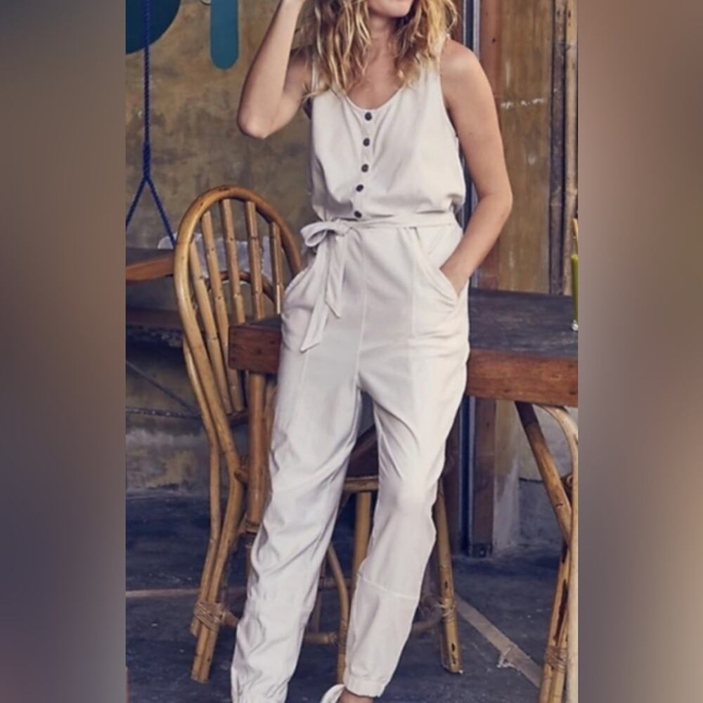 UEC Athleta Farralon Ivory Cream
Pantsuit Jumpsuit Sleeveless 1 Piece SZ 0